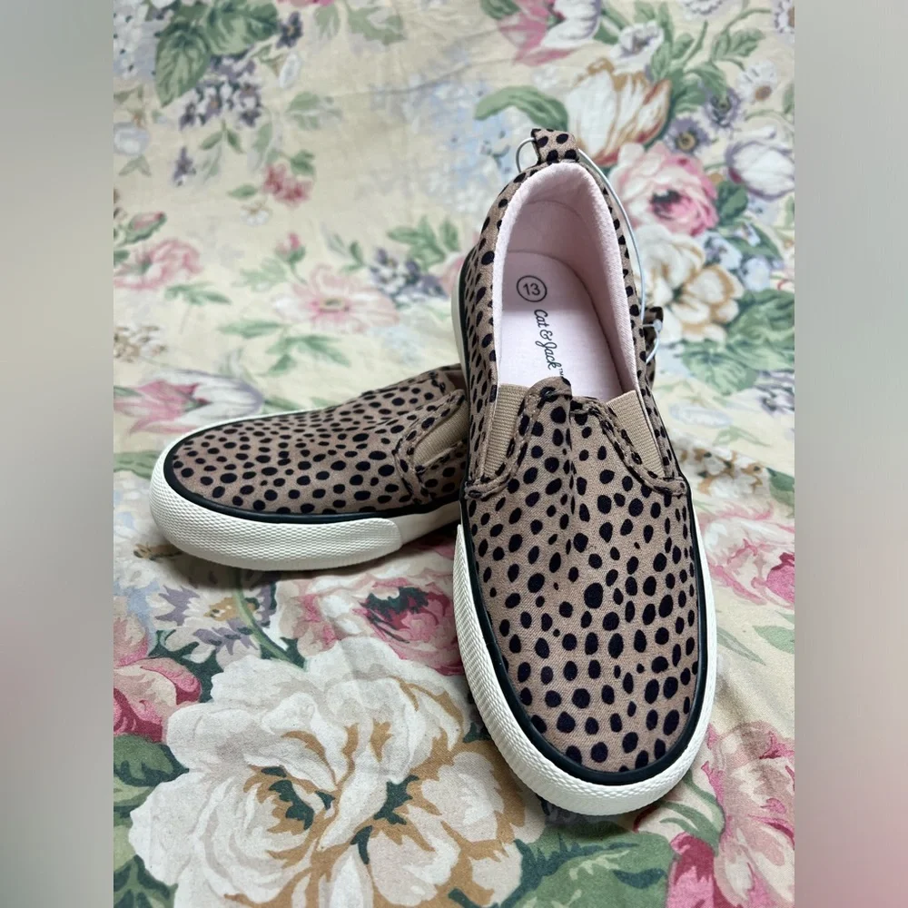 Slip on sneakers